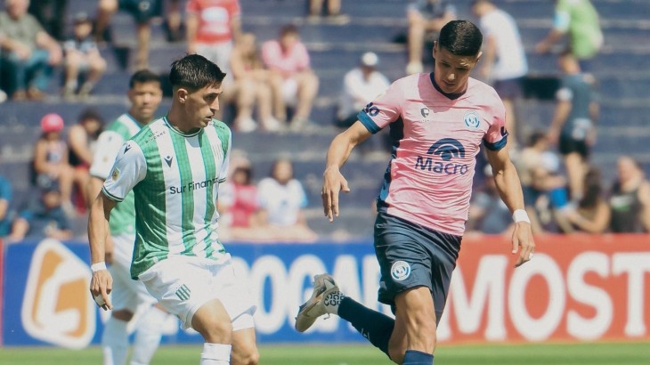 Independiente Rivadavia no levanta cabeza: cayó 2-1 ante Banfield y llega golpeado al duelo con River